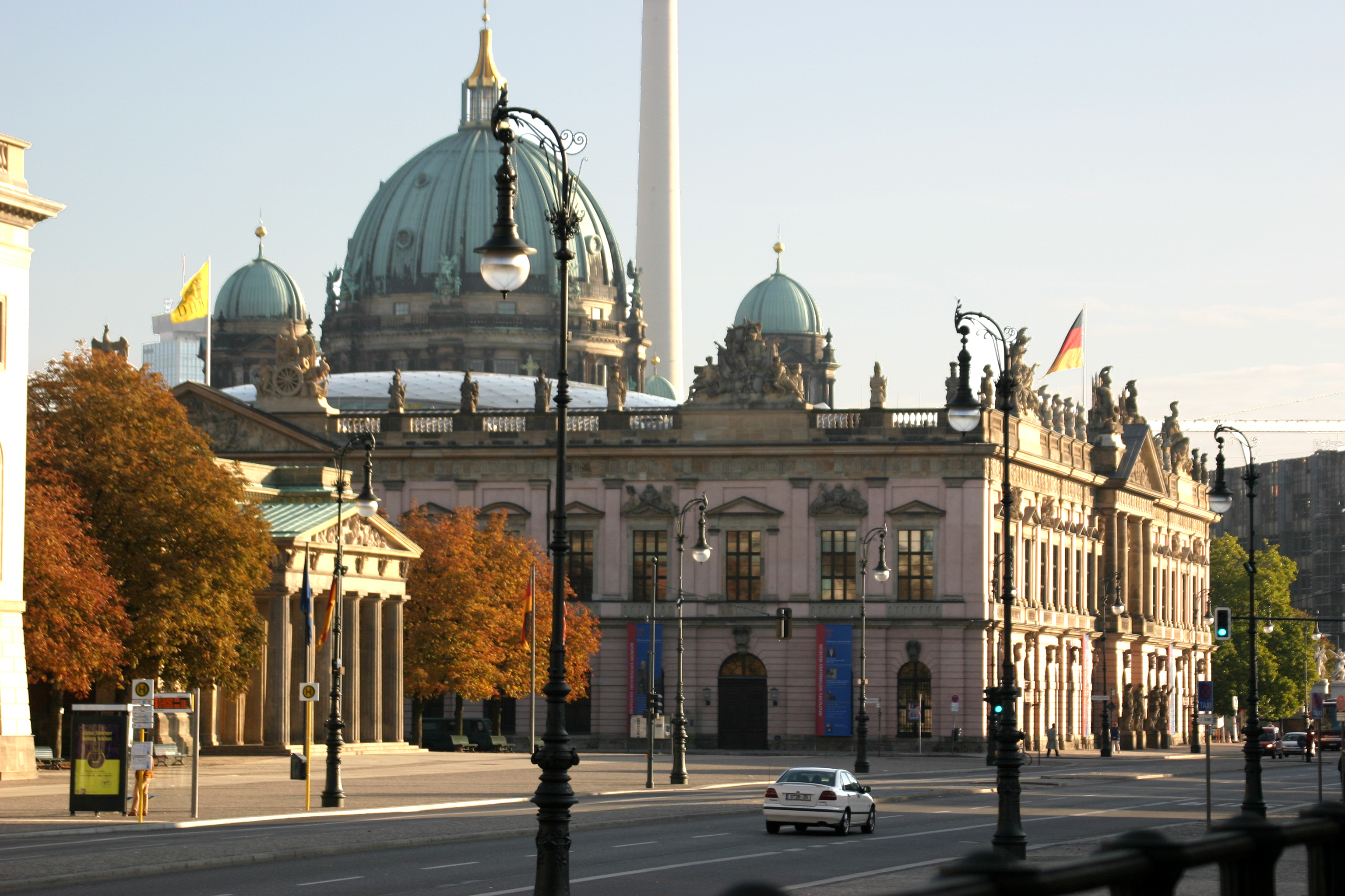 Берлин унтер. Унтер ден Линден памятники. Василий Калюжный Berlin unter den Linden 10. Унтер ден Линден Берлин план Бастион.