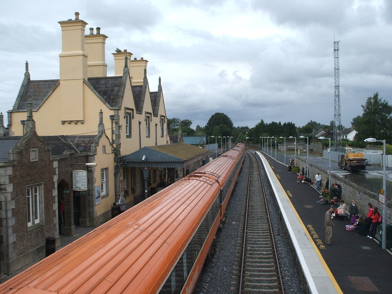 File:Carlow railway station (geograph 3207947).jpg