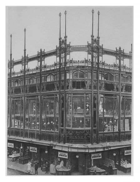 File:Detalle del escudo del Gran Bazar en la rue de Rennes, París, 136 rue de Rennes.jpg