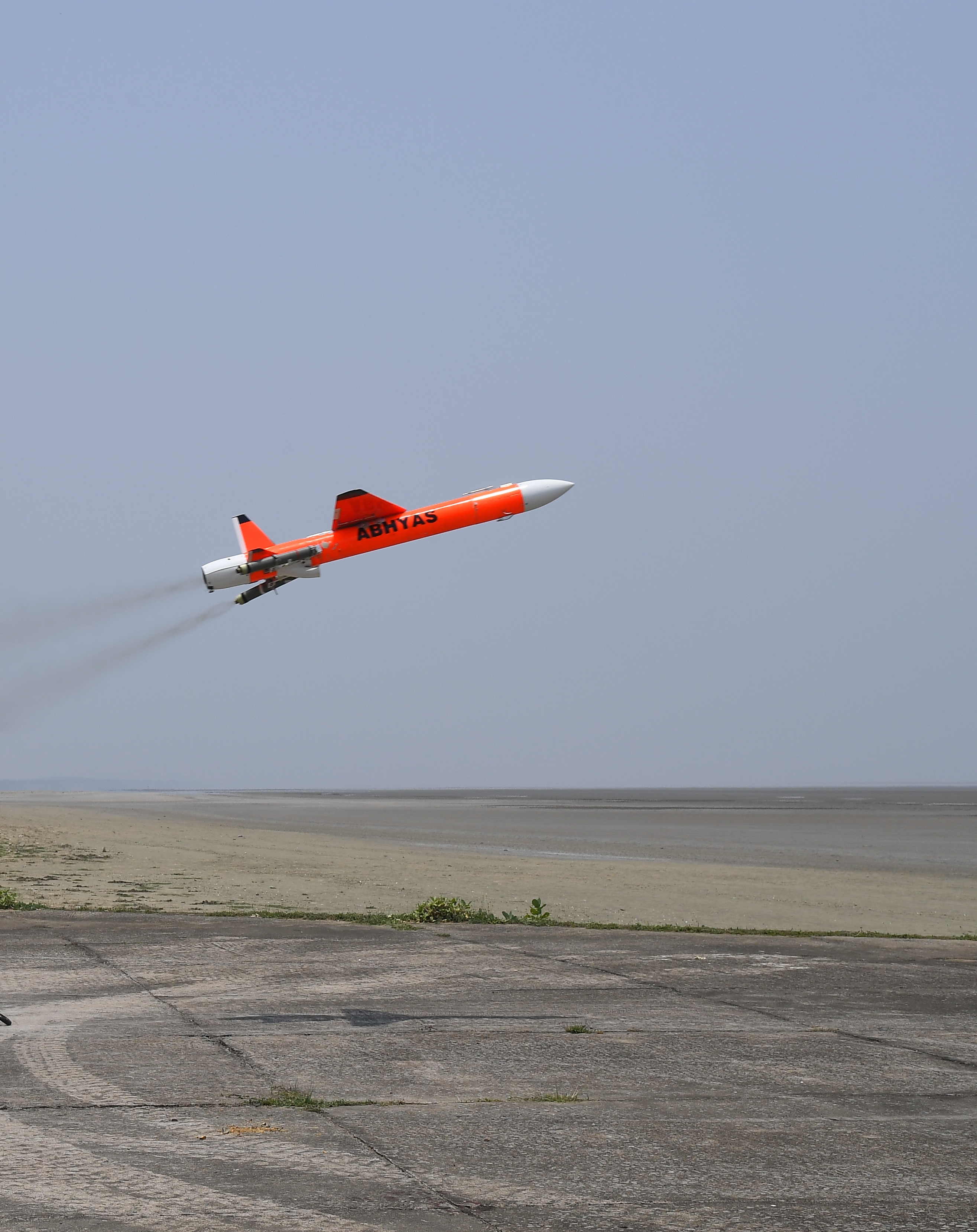 File:First flight test of DRDO ABHYAS HEAT on 13 May 2019.jpg - Wikimedia Commons