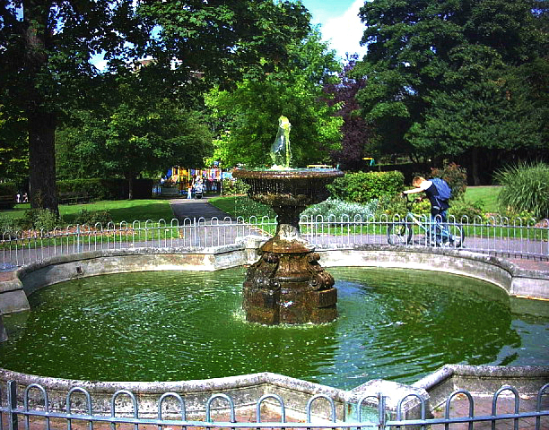 File:Fountain in Manor Park, Sutton. - geograph.org.uk - 33425.jpg