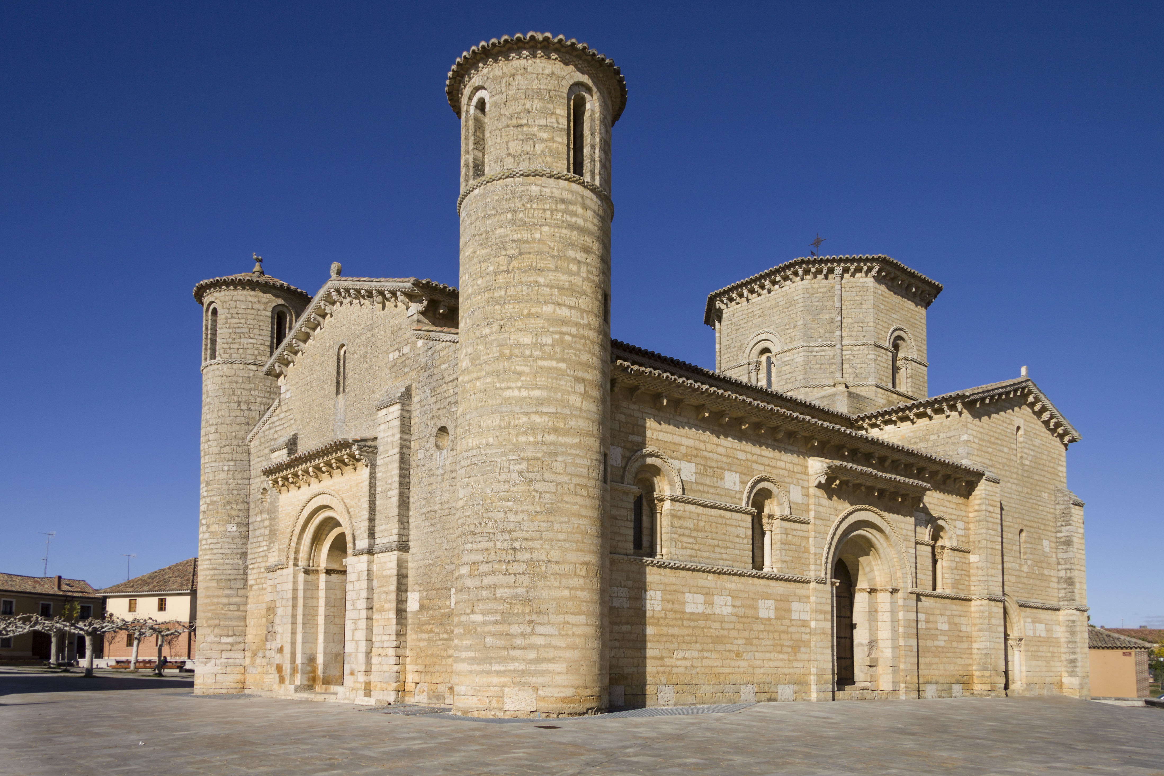 Resultado de imagen de IMÁGENES DE iglesia de san martin de fromista