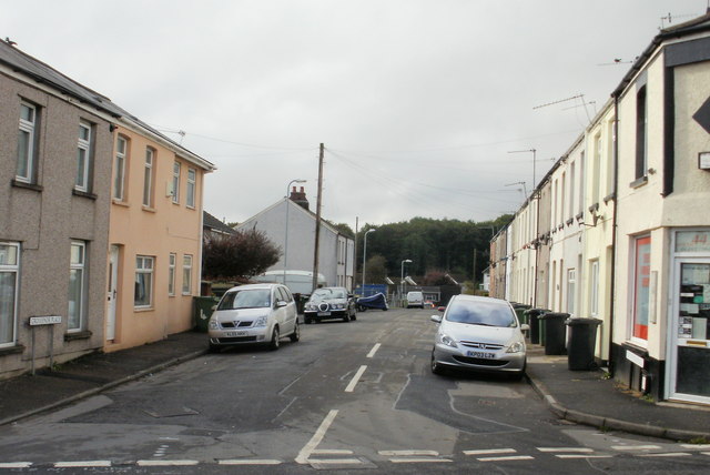 File:Grosvenor Place, Sebastopol. Pontypool - geograph.org.uk - 1577111.jpg