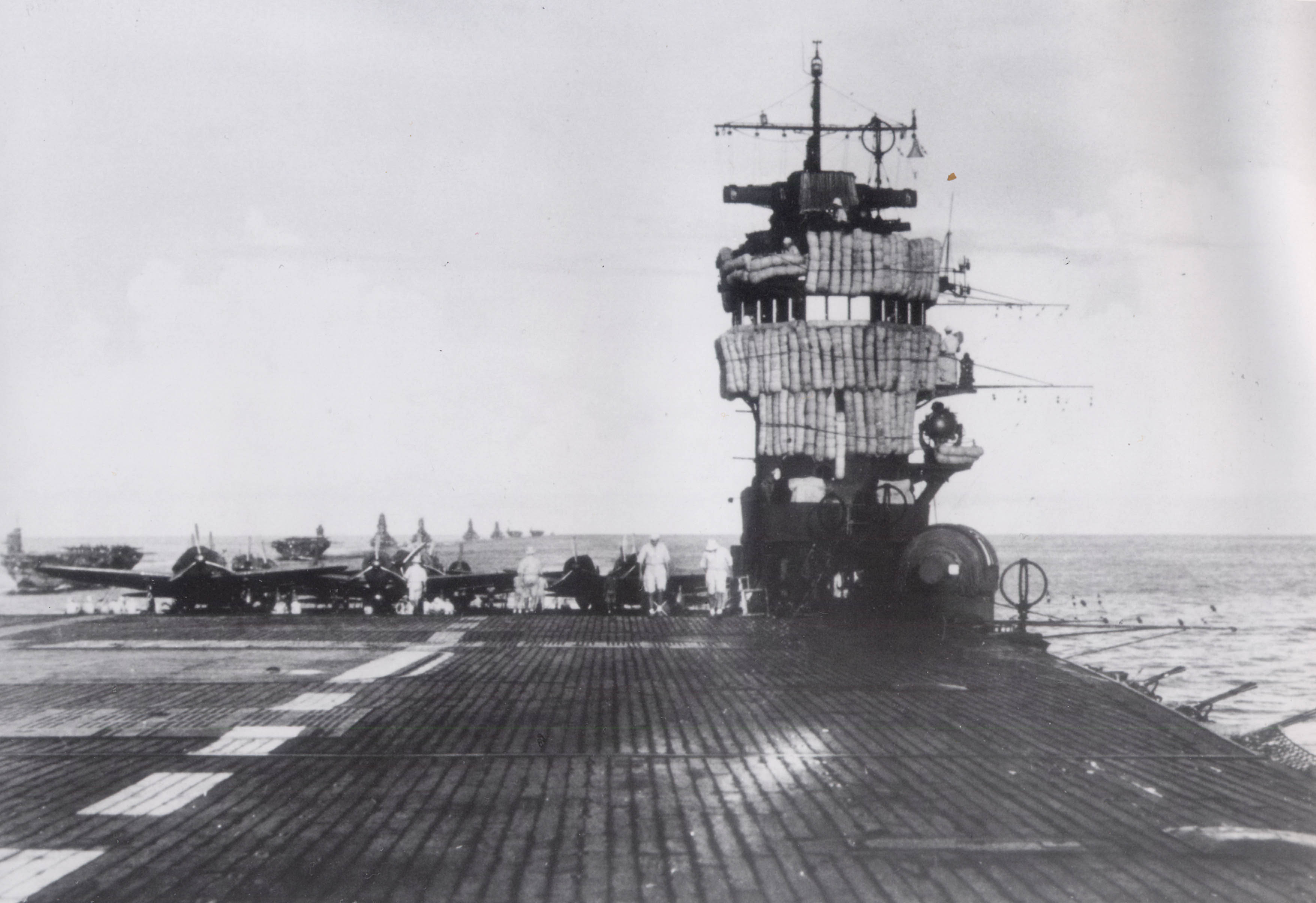 File:Japanese aircraft carrier Akagi Deck.jpg - Wikipedia