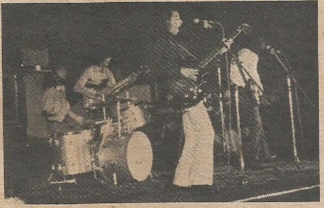 Koes Plus adalah grup musik Indonesia yang dibentuk pada tahun 1968. Koes Plus merupakan grup musik keluarga yang merupakan kelanjutan dari grup musik Koes Bersaudara yang memiliki formasi terkenal Tonny Koeswoyo selaku kibordis, gitaris utama dan bassis, Yon Koeswoyo selaku gitaris ritme dan vokalis utama, Yok Koeswoyo selaku bassis dan gitaris utama, dan Murry selaku drummer, gitaris, perkusionis, dan alat musik pukul tradisional Jawa lainnya.
Pertama kali mengeluarkan albumnya pada tahun 1969, Koes Plus awalnya memainkan lagu-lagu populer barat yang saat itu didominasi The Beatles, Led Zeppelin, Deep Purple, Grand Funk Railroad dan Black Sabbath. Grup musik yang puncak popularitasnya terjadi pada dasawarsa 1970-an ini dianggap sebagai kiblat musik Indonesia dan salah satu pelopor musik pop serta rock and roll di Indonesia. Meskipun demikian, pada akhirnya dalam perjalanan sejarahnya terjadi pergantian anggota band semenjak meninggalnya pimpinan band ini yakni Tonny. Semua anggota mengisi vokal & mencipta lagu. Seperti diketahui, Koes Plus masuk ke dalam daftar The Immortals: 25 Artis Indonesia Terbesar Sepanjang Masa verisi majalah Rolling Stone Indonesia.Pendirian Koes Plus merupakan konsekuensi dari keluarnya dua orang Nomo Koeswoyo dan Yok Koeswoyo dari Koes Bersaudara karena memilih untuk berkarier di luar musik. Tonny, sebagai anggota paling senior merekrut Murry (Kasmuri) dan Totok Adji Rachman (Totok A.R.) yang direkomdasikan oleh Tommy Darmo (mantan gitaris Koes Brothers) dan Dimas Wahab (bassist Phillon, Medenaz dan The Pro's  sekaligus ayah tiga personel Bragi yakni Reza Ario Bima, Reinaldi Hutomo dan Rendi Khrisna serta kawan lamanya Totok AR), yang bukan anggota keluarga Koeswoyo, sebagai pengganti Nomo Koeswoyo & Yok Koeswoyo untuk memainkan drum dan bass gitar serta pengisi vokal. Karena kemudian Yok kembali bergabung, Totok A.R. memutuskan untuk keluar karena ia telah menyelesaikan kuliahnya. Padahal saat itu, Tonny memilih mempertahankan Totok dan akan menjadikan Koes Plus beranggotakan 5 personil. Setelah meninggalnya Tonny pada tahun 1987, formasi pada tiap album atau "show" (ketika manggung) selalu berubah-ubah terutama untuk personil yang memainkan alat musik yang dimainkan oleh almarhum Tonny Koeswoyo. Selanjutnya, Murry pernah tidak aktif selama tahun 1992 karena sakit dan Yok memutuskan keluar pada tahun 1997. Tetapi dengan Yon Koeswoyo yang tetap bertahan di dalamnya, grup terus aktif sampai meninggalnya Yon pada tahun 2018.

