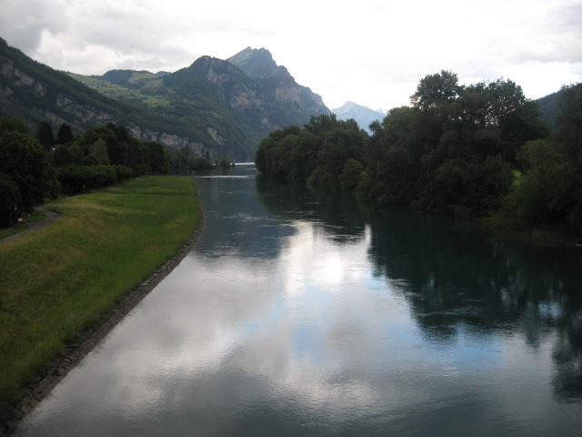 File:LINTH KANAL AUSFLUSS WALLENSE KAI - panoramio.jpg