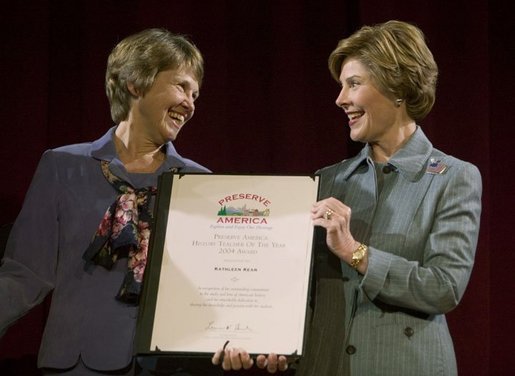 File:Laura Bush congratulates Kathleen Kean.jpg