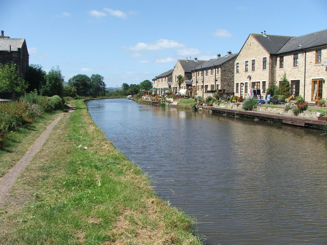 File:Leeds and Liverpool Canal at Silsden. - geograph.org.uk - 201365.jpg