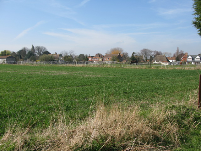 File:Looking W towards the village of Worth - geograph.org.uk - 1229590.jpg