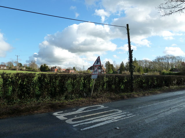 File:Looking from the A3051 towards houses in Outlands Lane - geograph.org.uk - 2270192.jpg