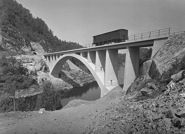 File:Mandalselven Bridge 1.jpg