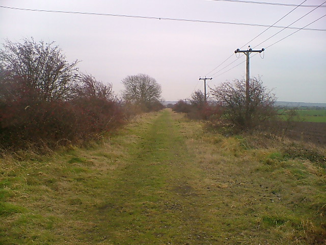 File:Old railway line. - geograph.org.uk - 292539.jpg