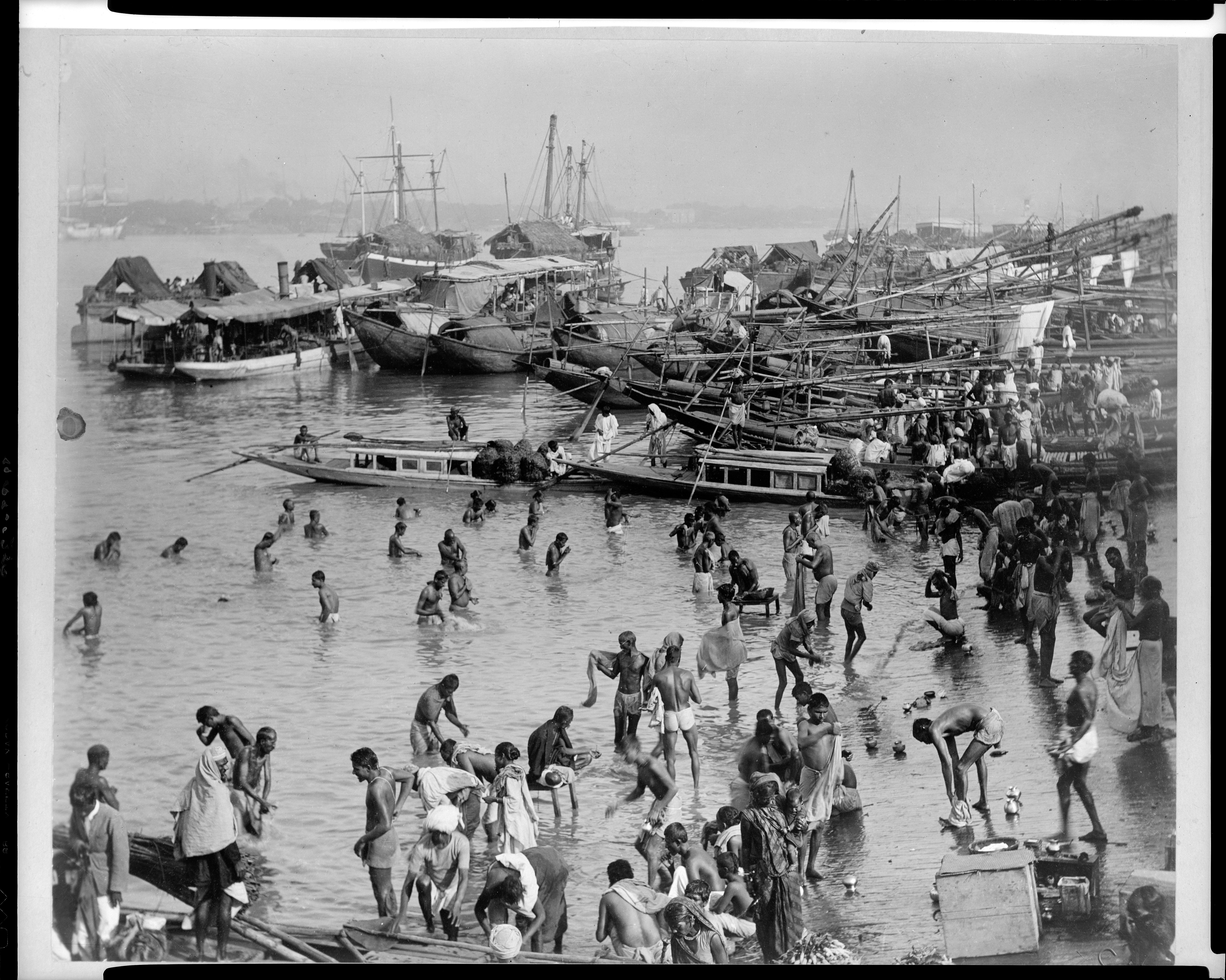 On july 2nd 1900 crowds