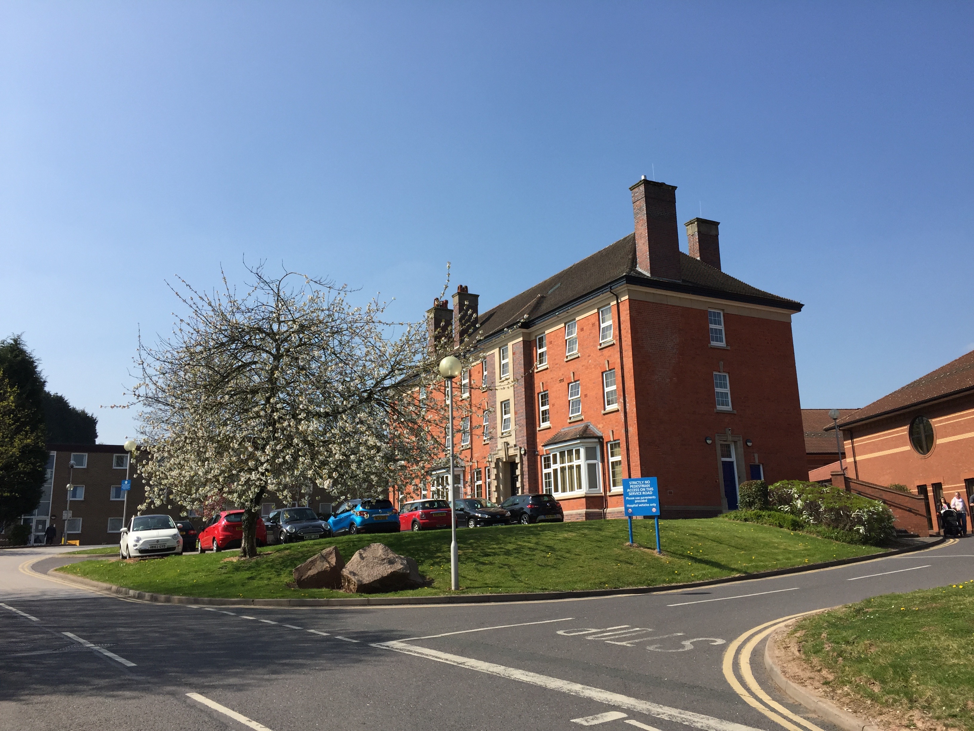 Queen's Hospital, Burton upon Trent