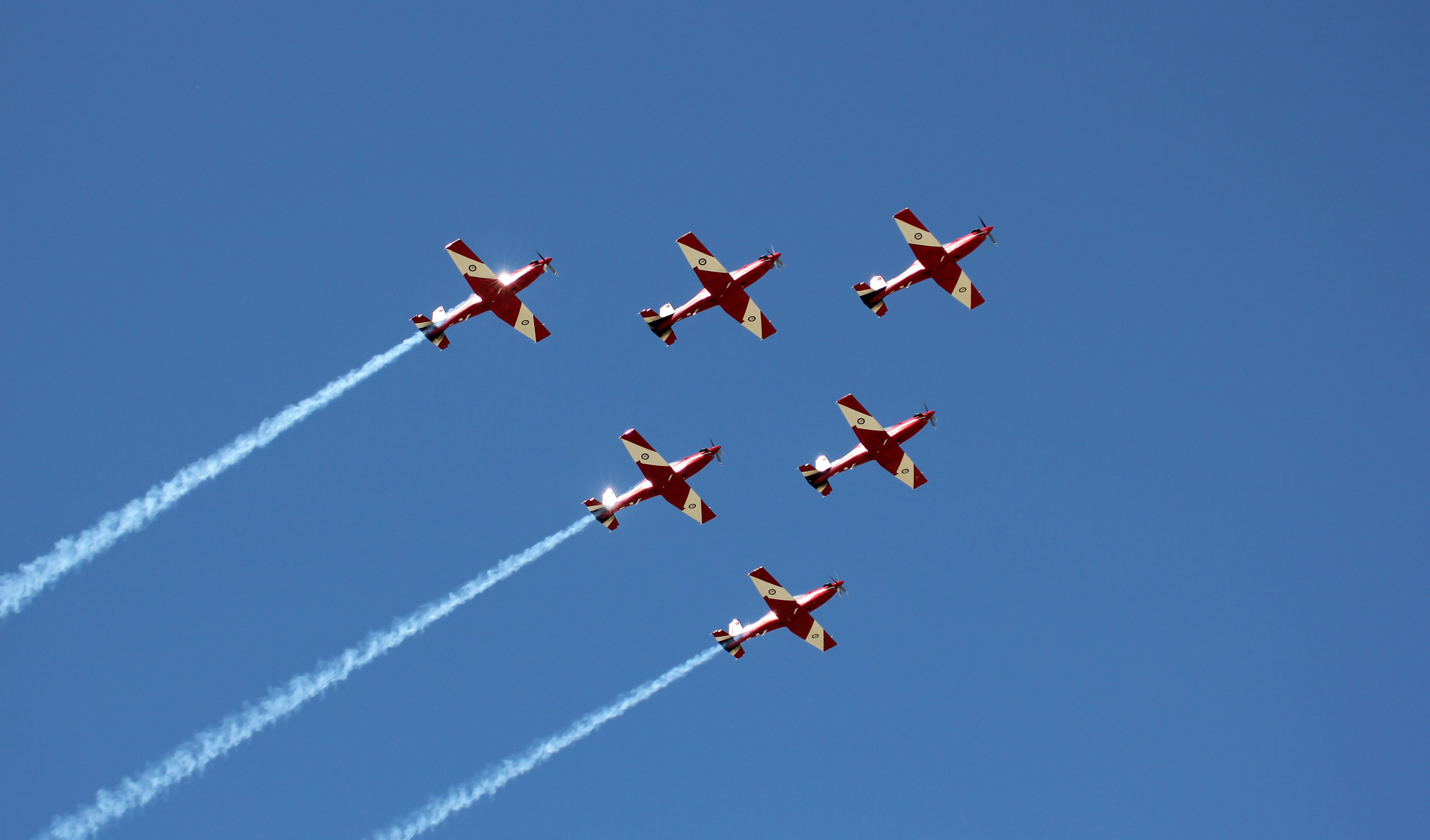 File:Roulettes flying in formation.jpg - Wikipedia