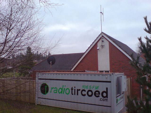 File:Radio Tircoed studios - geograph.org.uk - 1090062.jpg