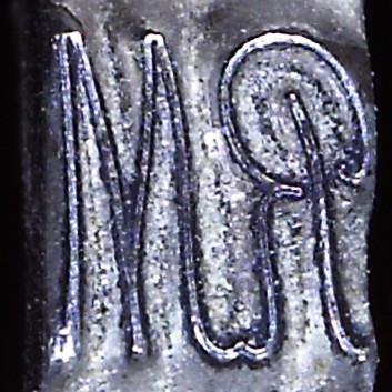 File:Reichsmark-sign-on-1936-typewriter-Triumph-Standard-12-typebar-detail.jpg