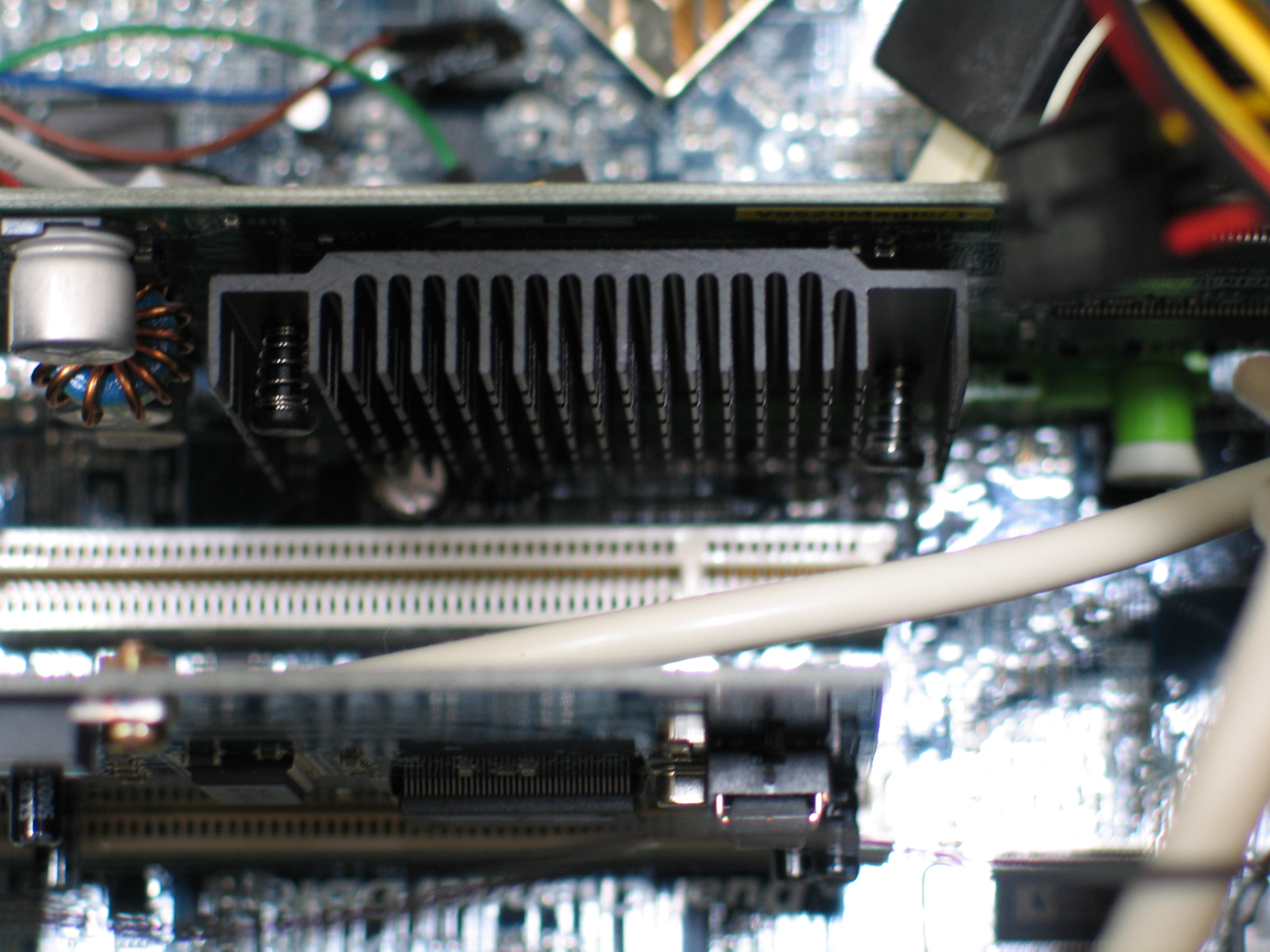 File:Silent PC-video card.JPG - Wikimedia Commons