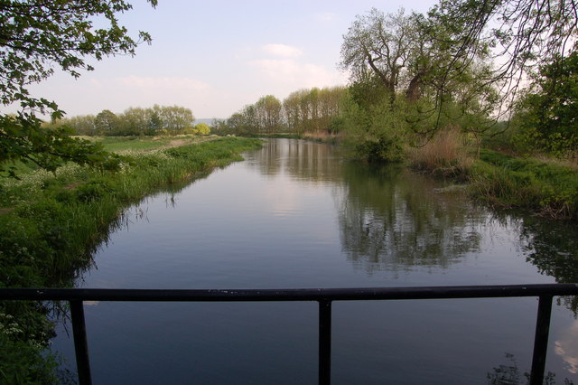 File:Stroudwater Canal in early May - geograph.org.uk - 791858.jpg