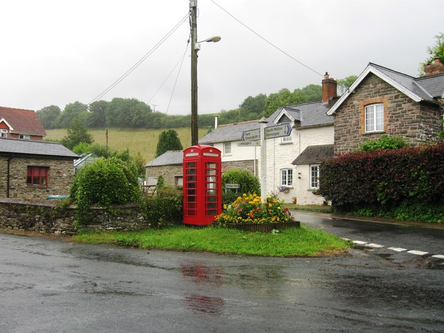 File:Telephone Box, Brayford - geograph.org.uk - 4108244.jpg