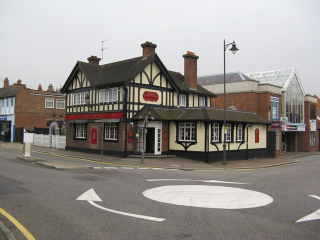 File:The 'Lord Haig', Hertford - geograph.org.uk - 1547241.jpg