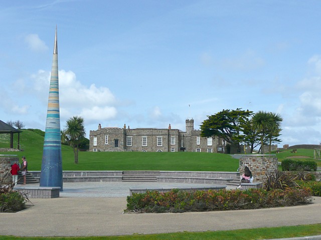 File:The Bude Light and The Castle, Bude - geograph.org.uk - 1328528.jpg