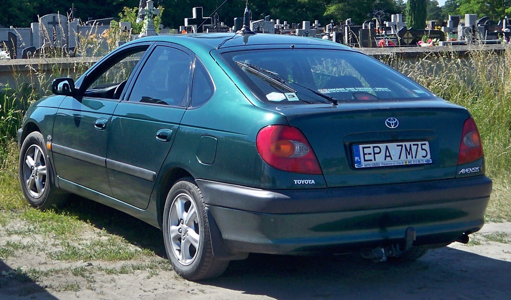 Toyota Avensis 1999 хэтчбек