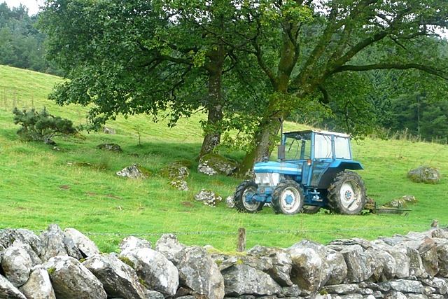 File:Tractor in Cwm Llynedno - geograph.org.uk - 1438486.jpg