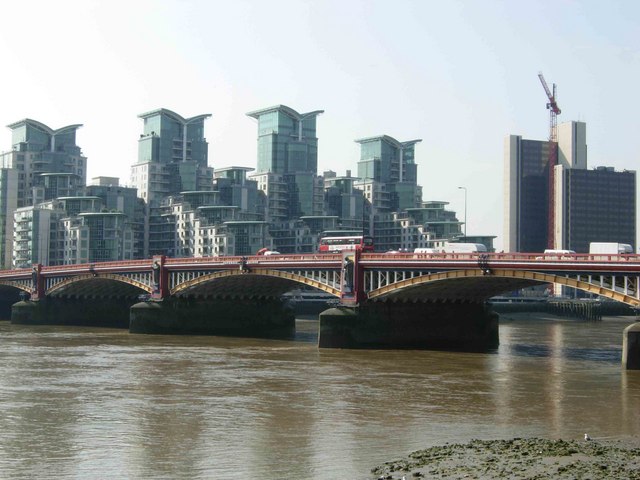 File:Vauxhall Bridge - geograph.org.uk - 193496.jpg