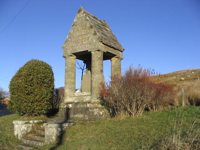 File:War memorial at Rochester - geograph.org.uk - 291828.jpg