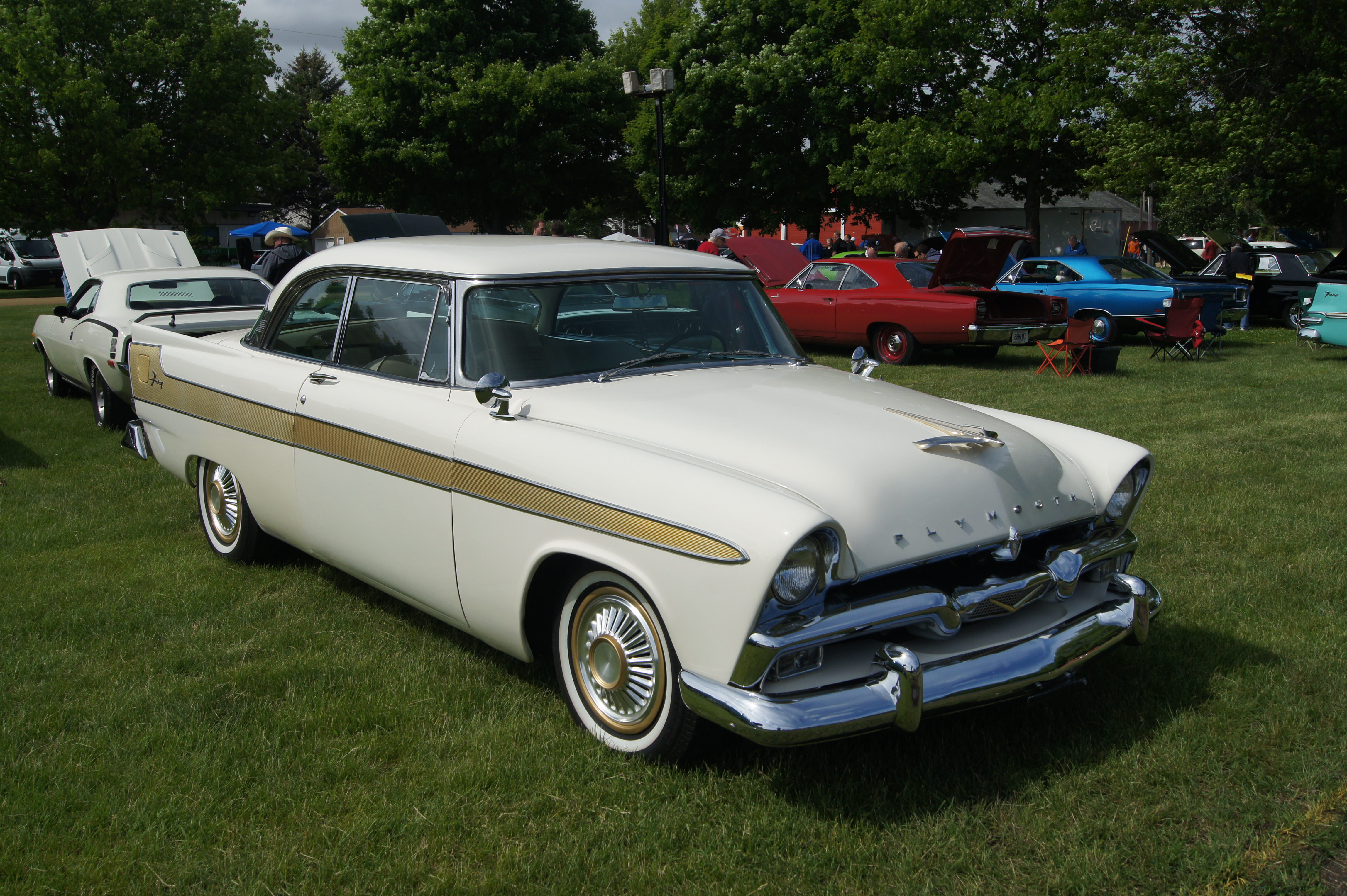 File:1956 Plymouth Fury (18329909251).jpg - Wikipedia