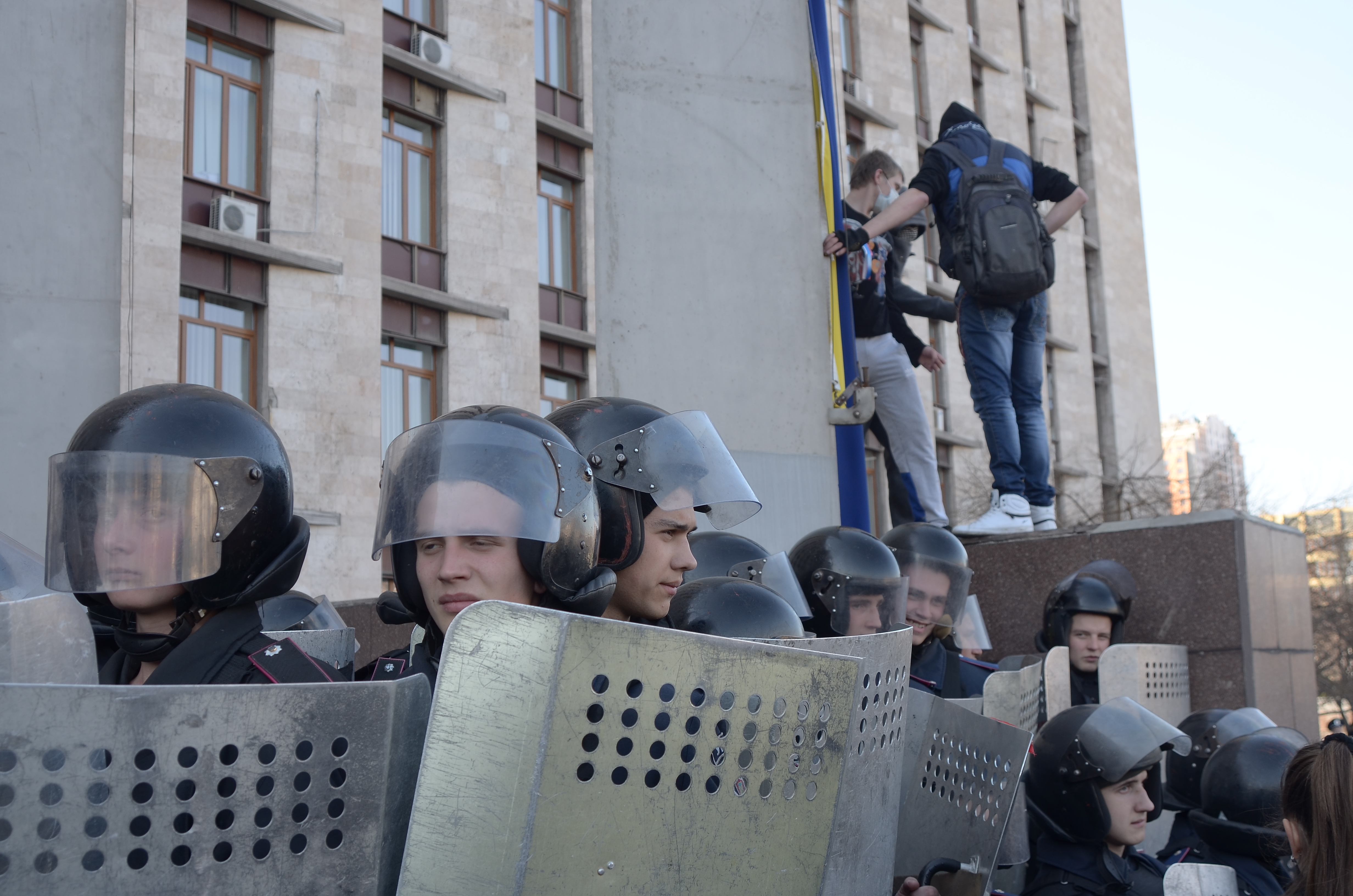 Протесты в городе.