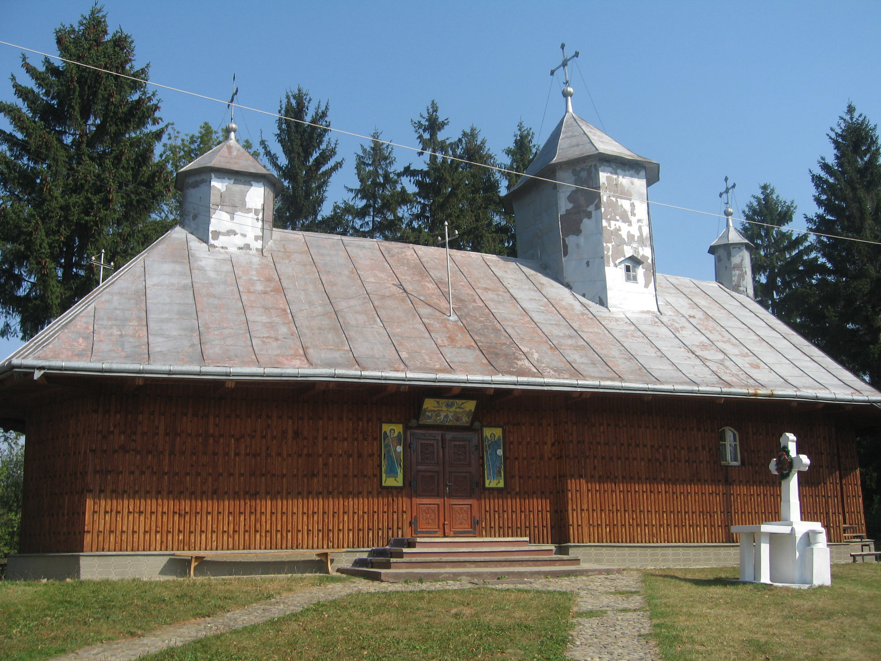 Biserica de lemn din Dărmăneşti2.jpg