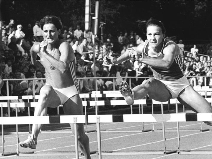 File:Bundesarchiv Bild 183-1988-0908-049, Gloria Siebert, Cornelia Oschkenat.jpg