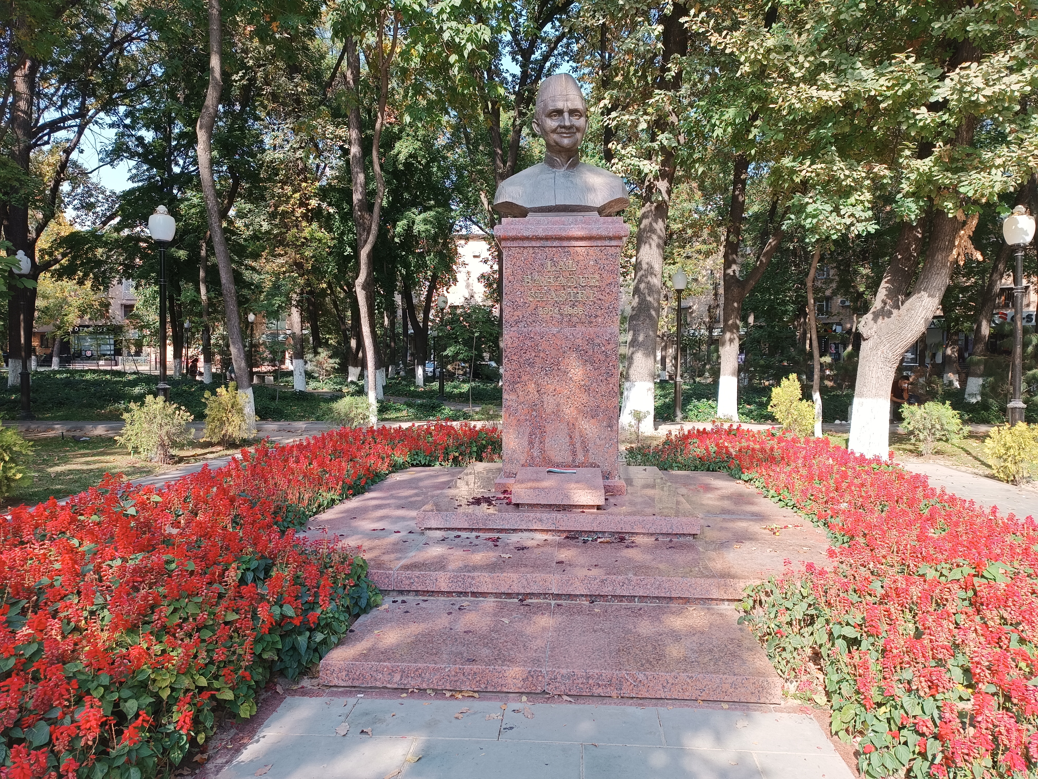 Ташкент на 3 дня. Памятник Шастри в Ташкенте. Таймкипер Ташкент 3.