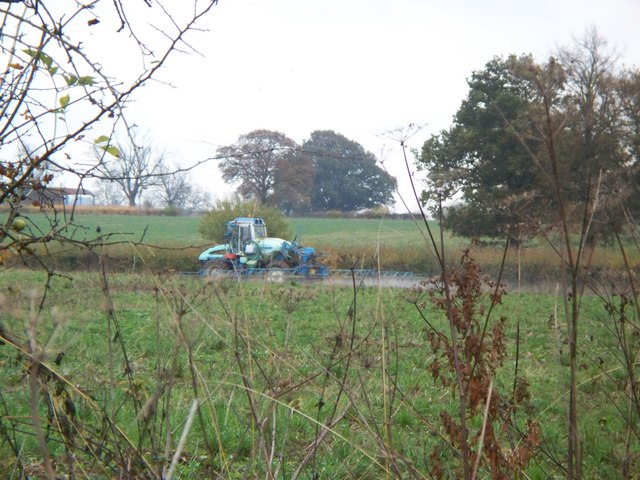 File:Crop spraying near Evenlode - geograph.org.uk - 1566444.jpg