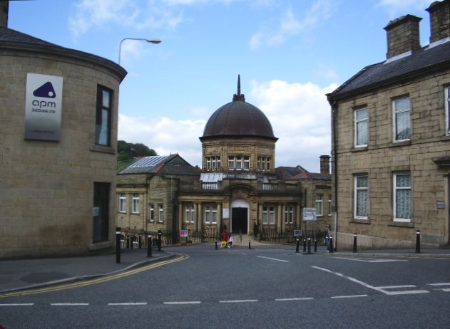 File:Darwen Library - geograph.org.uk - 412973.jpg