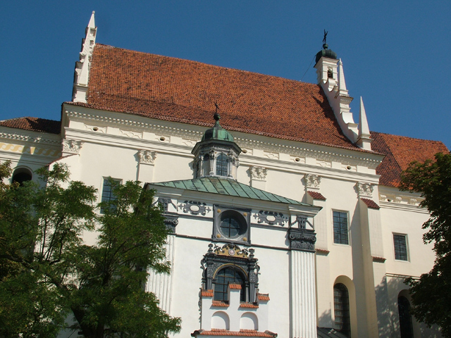 File:Day 4- Church at Kazimierz Dolny (45078132).jpg