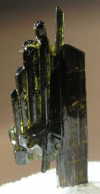 File:Epidote-d59b.jpg