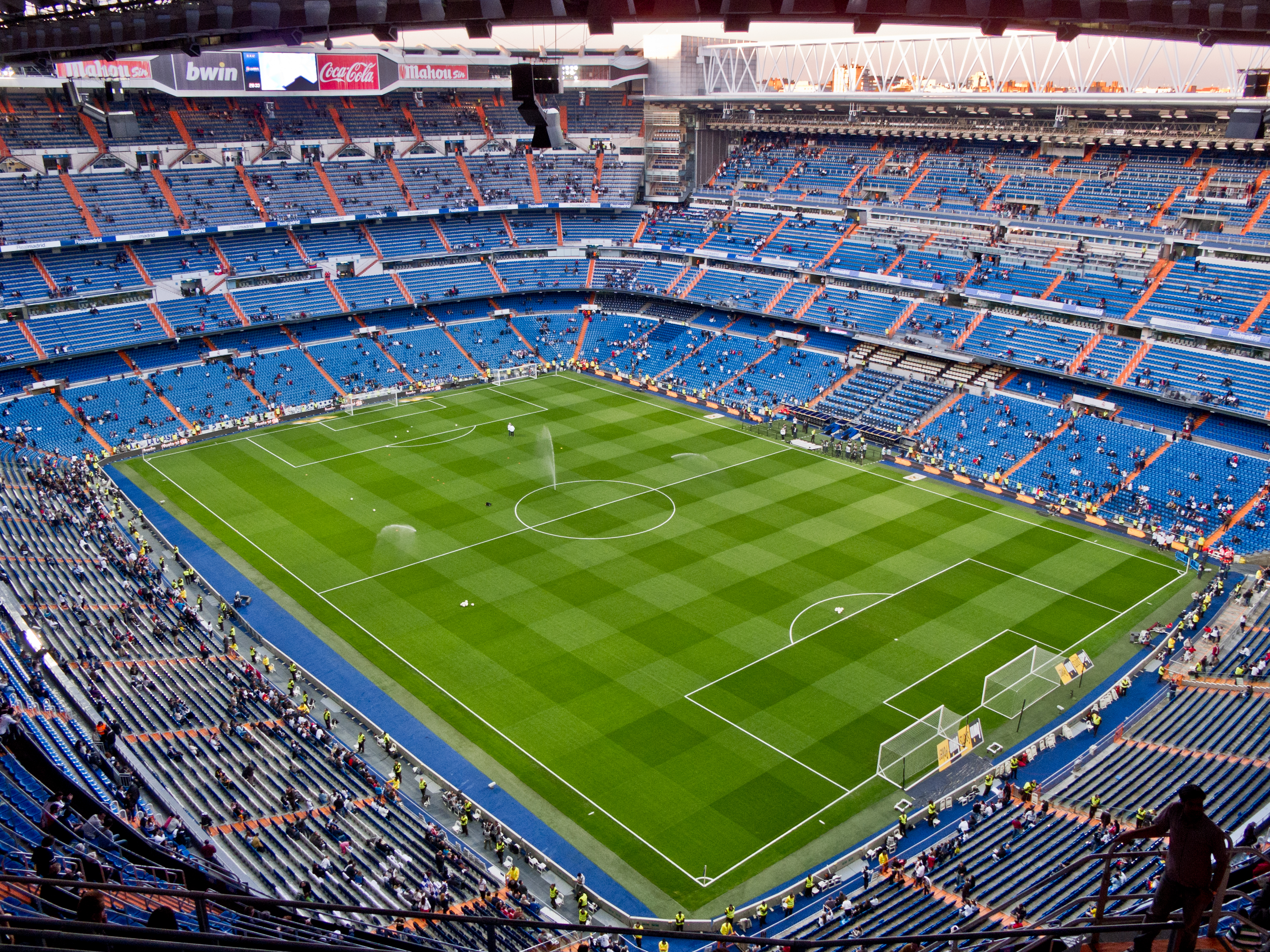 File:Estadio Santiago Bernabéu - 02.jpg - Wikipedia