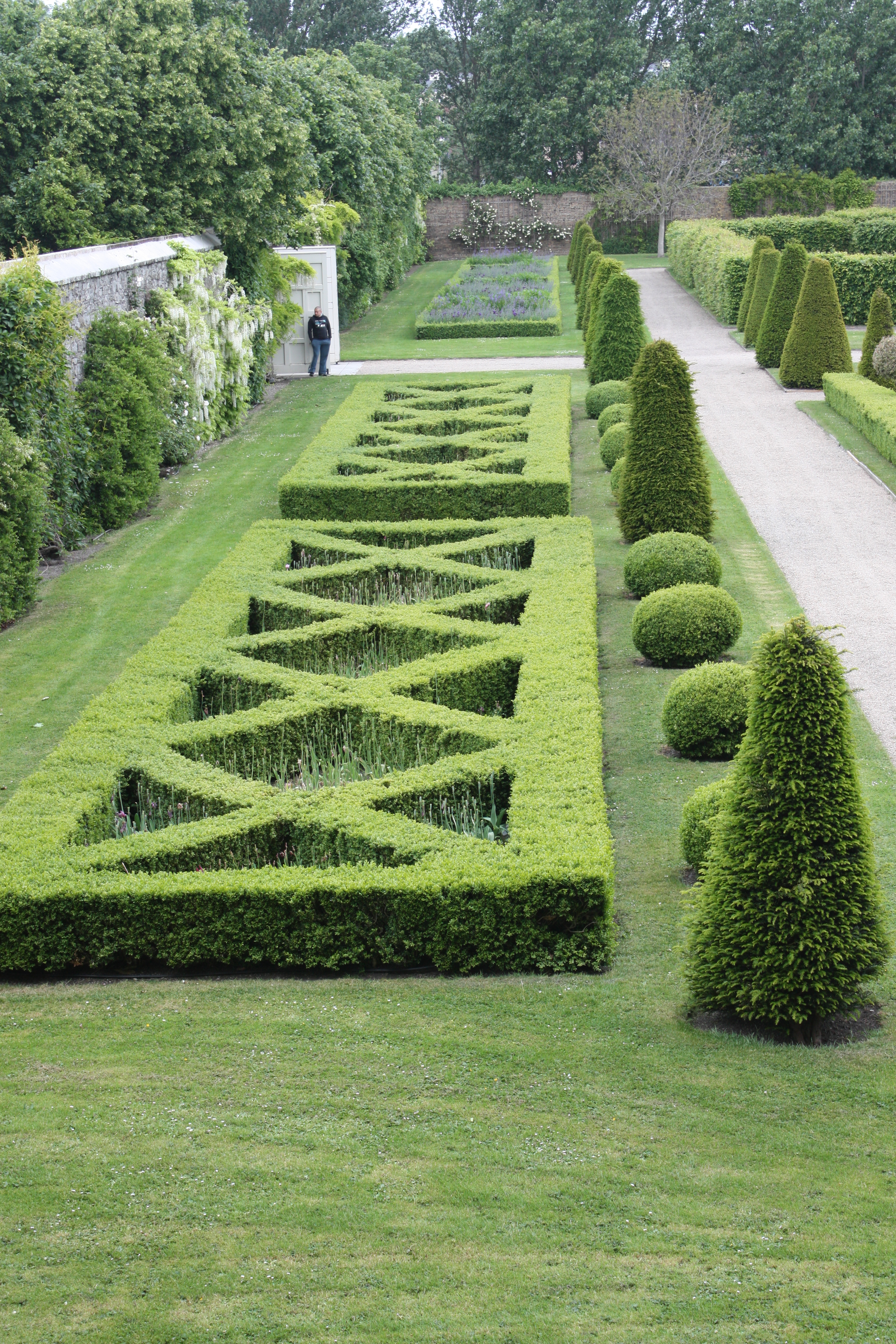 File:Formal Gardens, Kilmainham, May 2011 (05).JPG - Wikimedia Commons on Formal Garden Layout
 id=47667