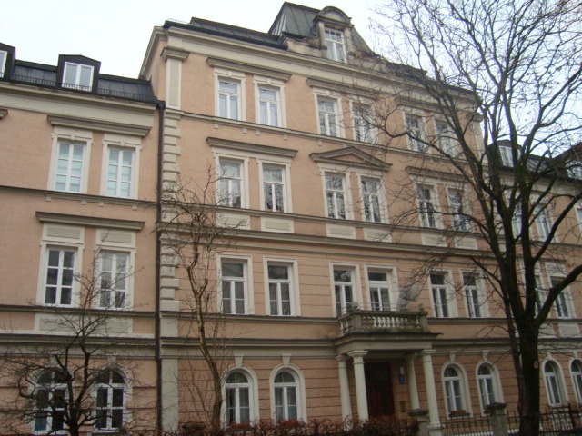 File:Giselastraße 13-17, München-Schwabing.JPG