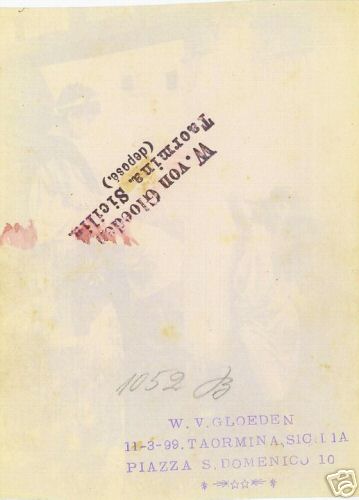 File:Gloeden, Wilhelm von (1856-1931) - n. 1052 B verso - datato 11-3-1899 - ebay.jpg
