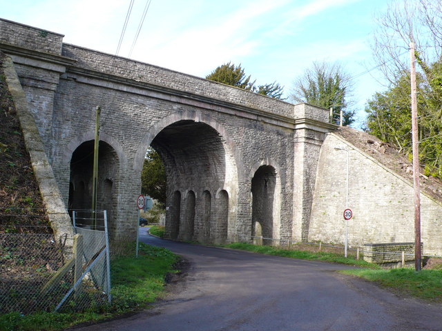 File:Grimstone Viaduct - geograph.org.uk - 723319.jpg