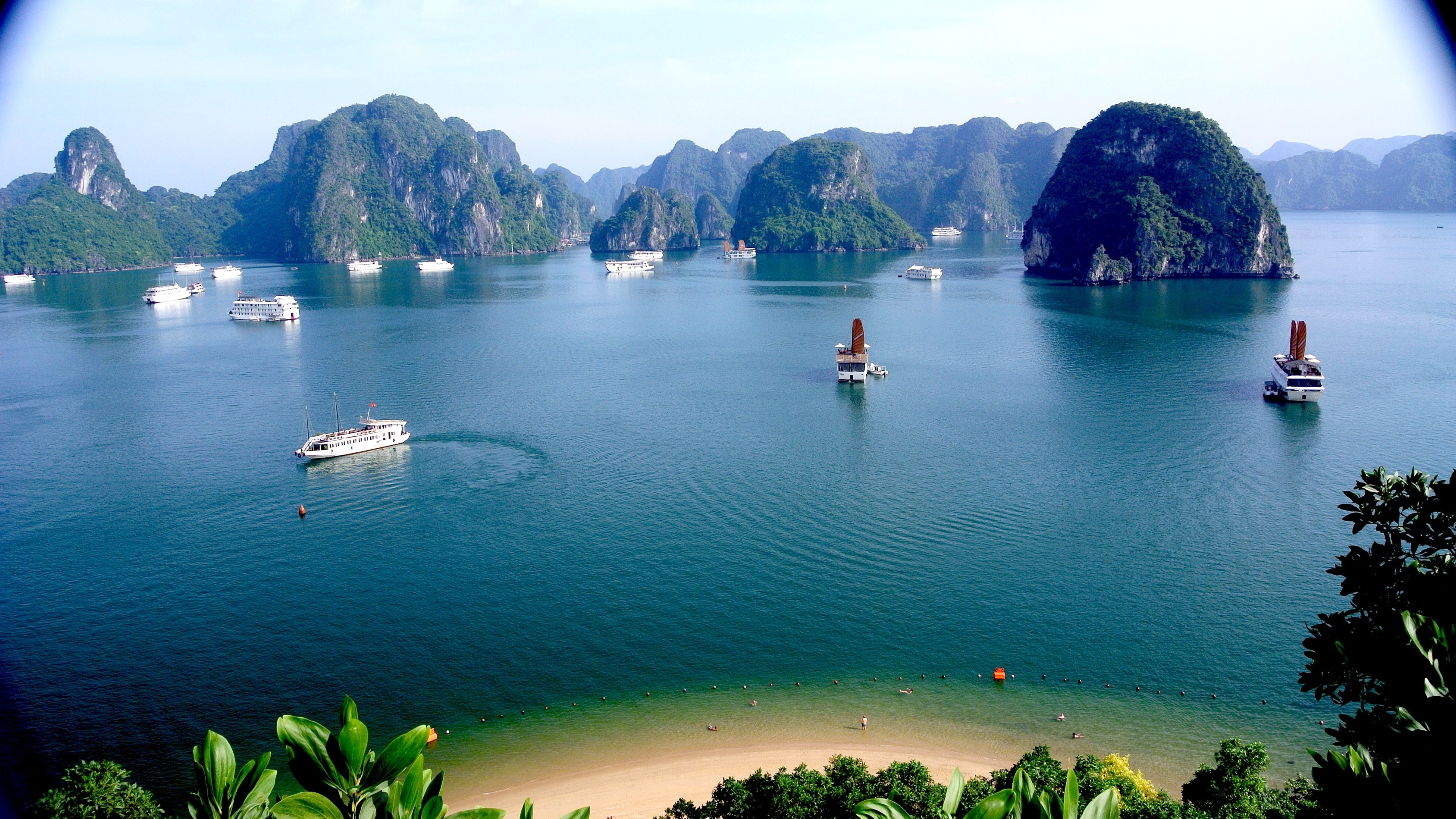 Hạ Long Bay - Wikipedia