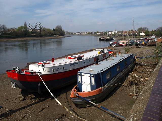 Houseboats near Hammersmith - geograph.org.uk - 1812973