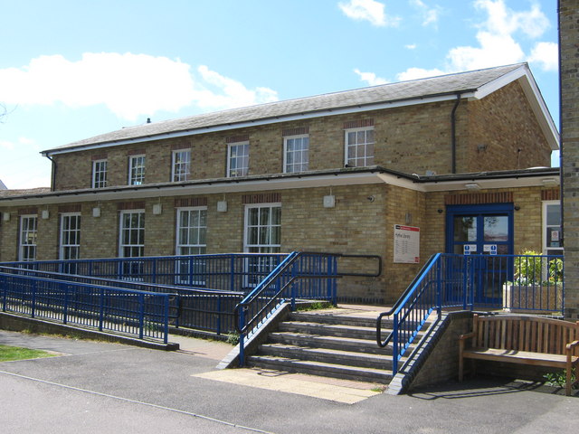 File:Hythe Library - geograph.org.uk - 1274582.jpg