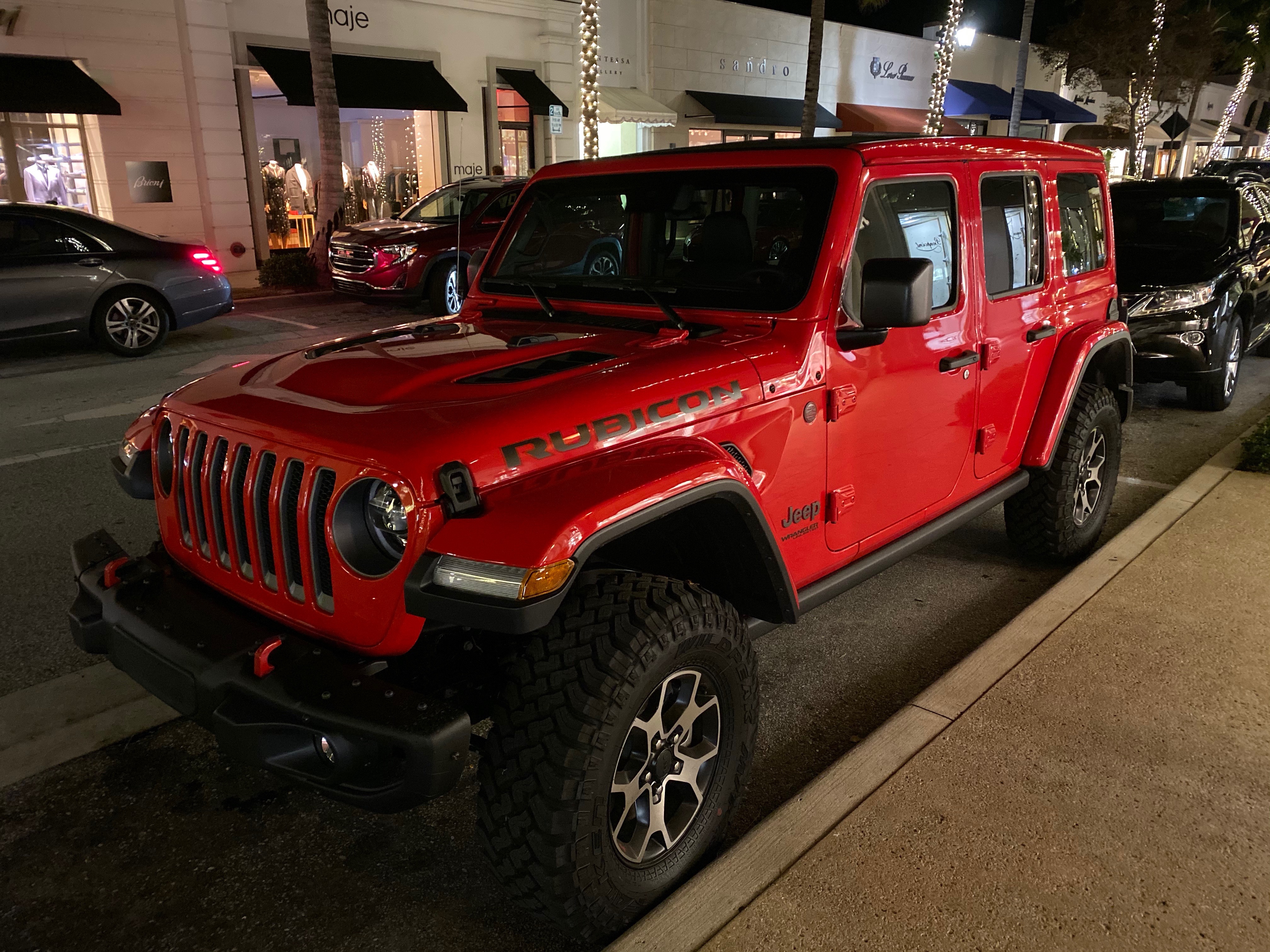 File:Jeep Wrangler Rubicon (red) on Worth Avenue in Palm Beach  -  Wikimedia Commons