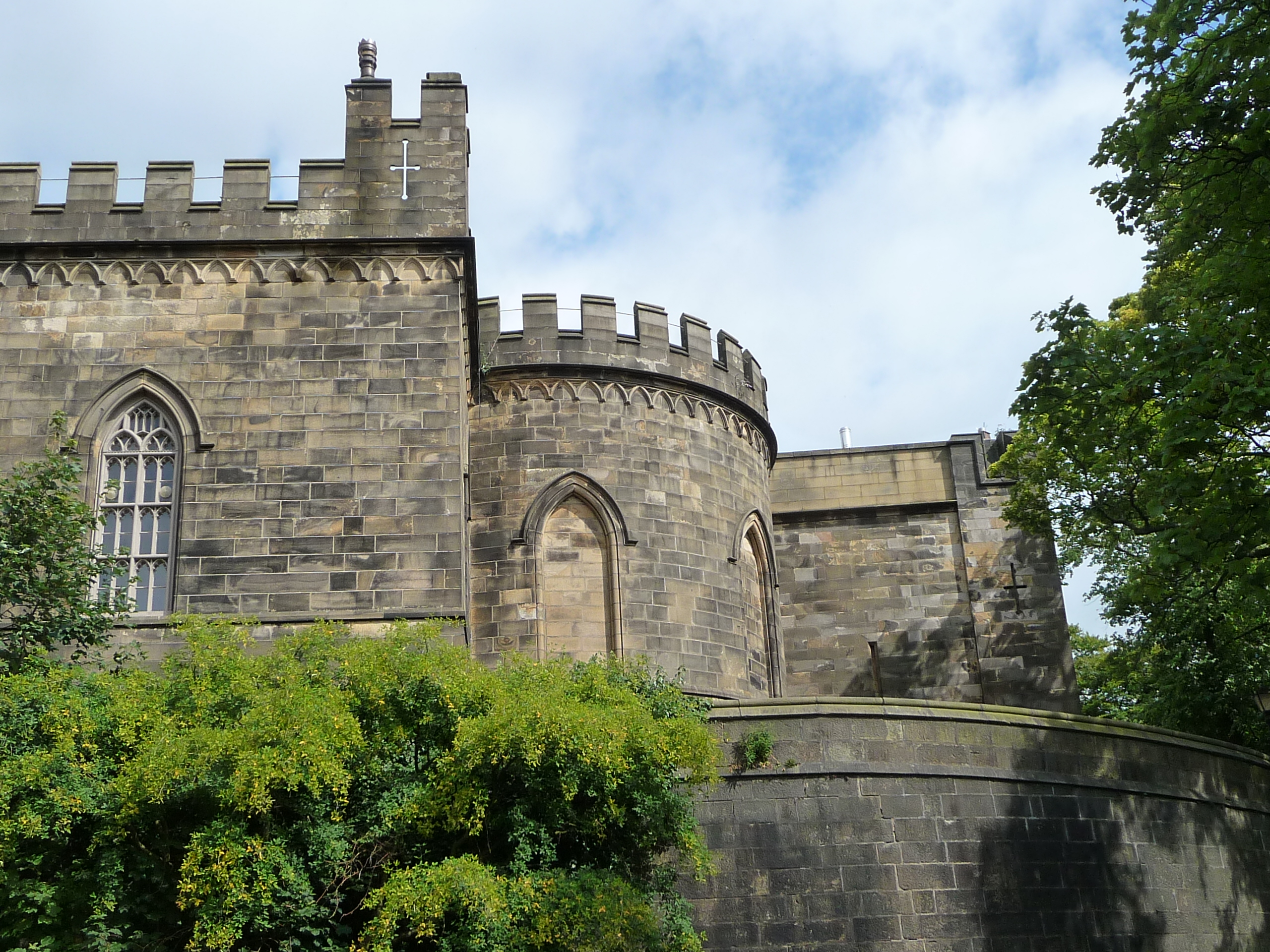 Замок 7. Ланкастер достопримечательности. Путешествие в Ланкашир. Lancaster Castle judge Court.