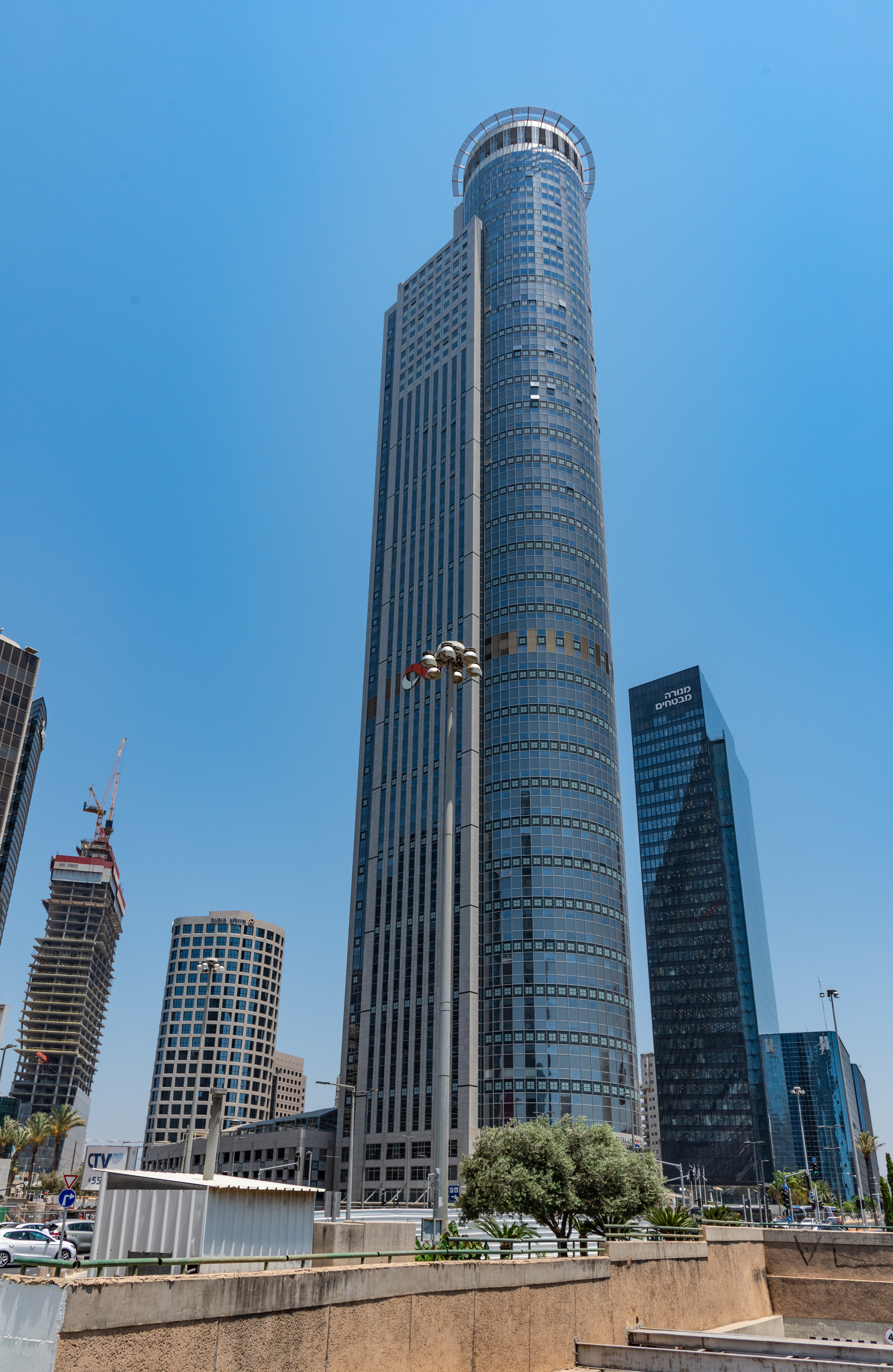 File:Moshe Aviv Tower 01.jpg - Wikimedia Commons